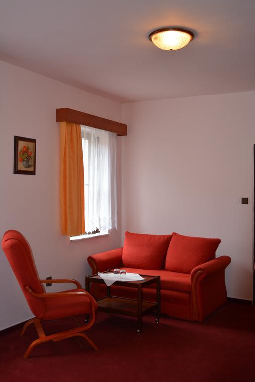 Hotel Koruna Karlstejn Bilik gambar