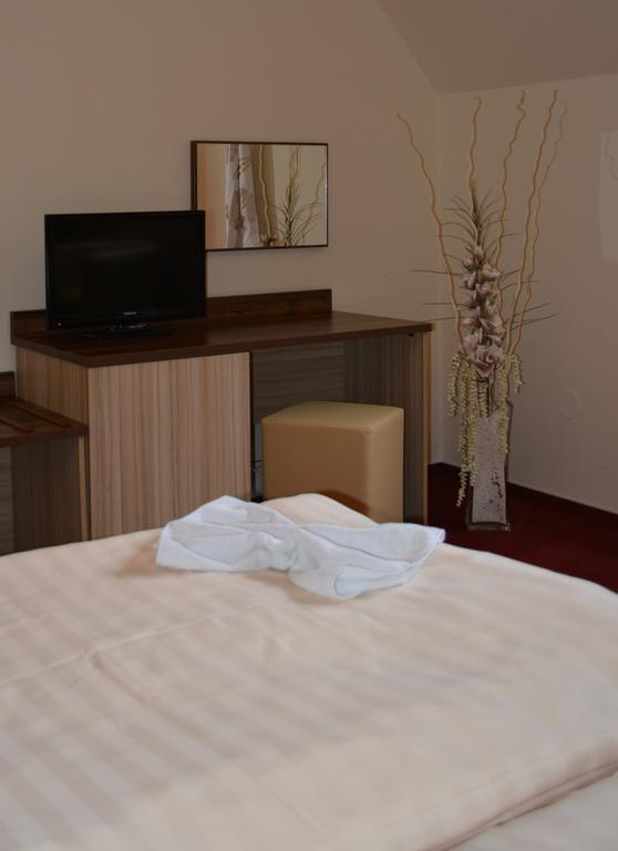 Hotel Koruna Karlstejn Bilik gambar