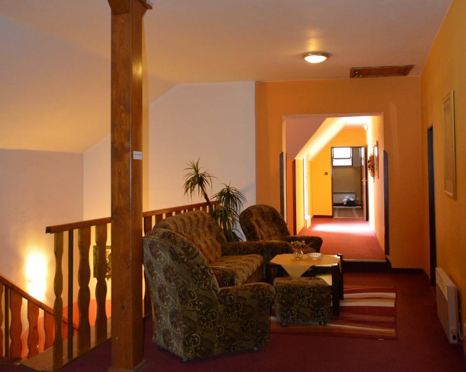 Hotel Koruna Karlstejn Luaran gambar