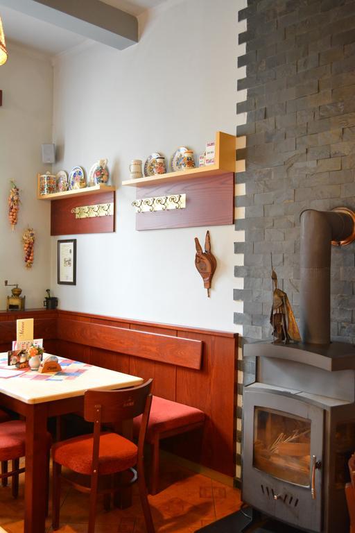 Hotel Koruna Karlstejn Luaran gambar