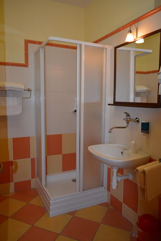 Hotel Koruna Karlstejn Bilik gambar