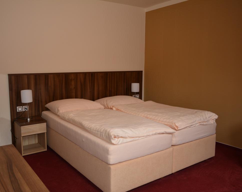 Hotel Koruna Karlstejn Bilik gambar